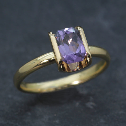 Purple Spinel 18ct Gold Flute Ring