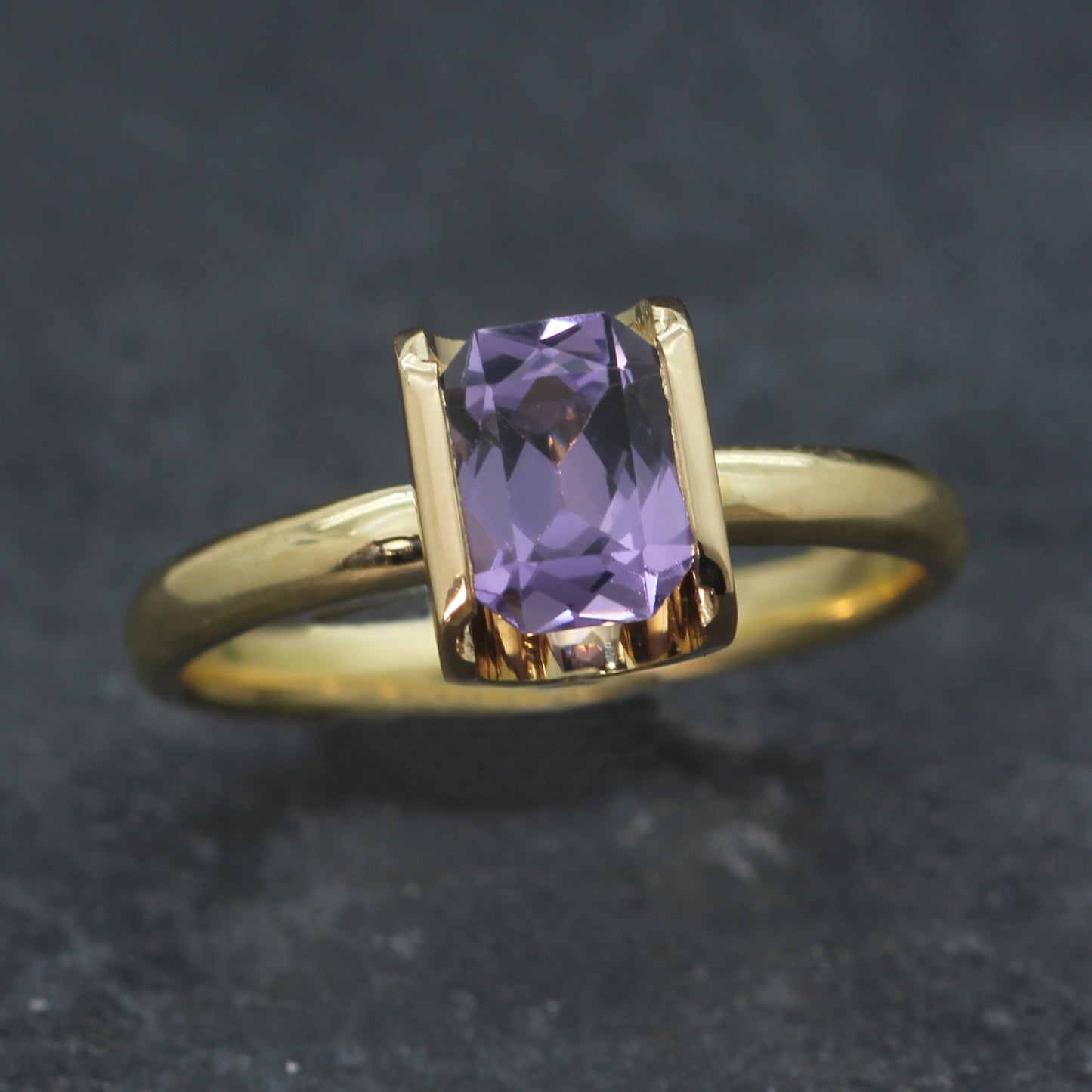 Purple Spinel 18ct Gold Flute Ring