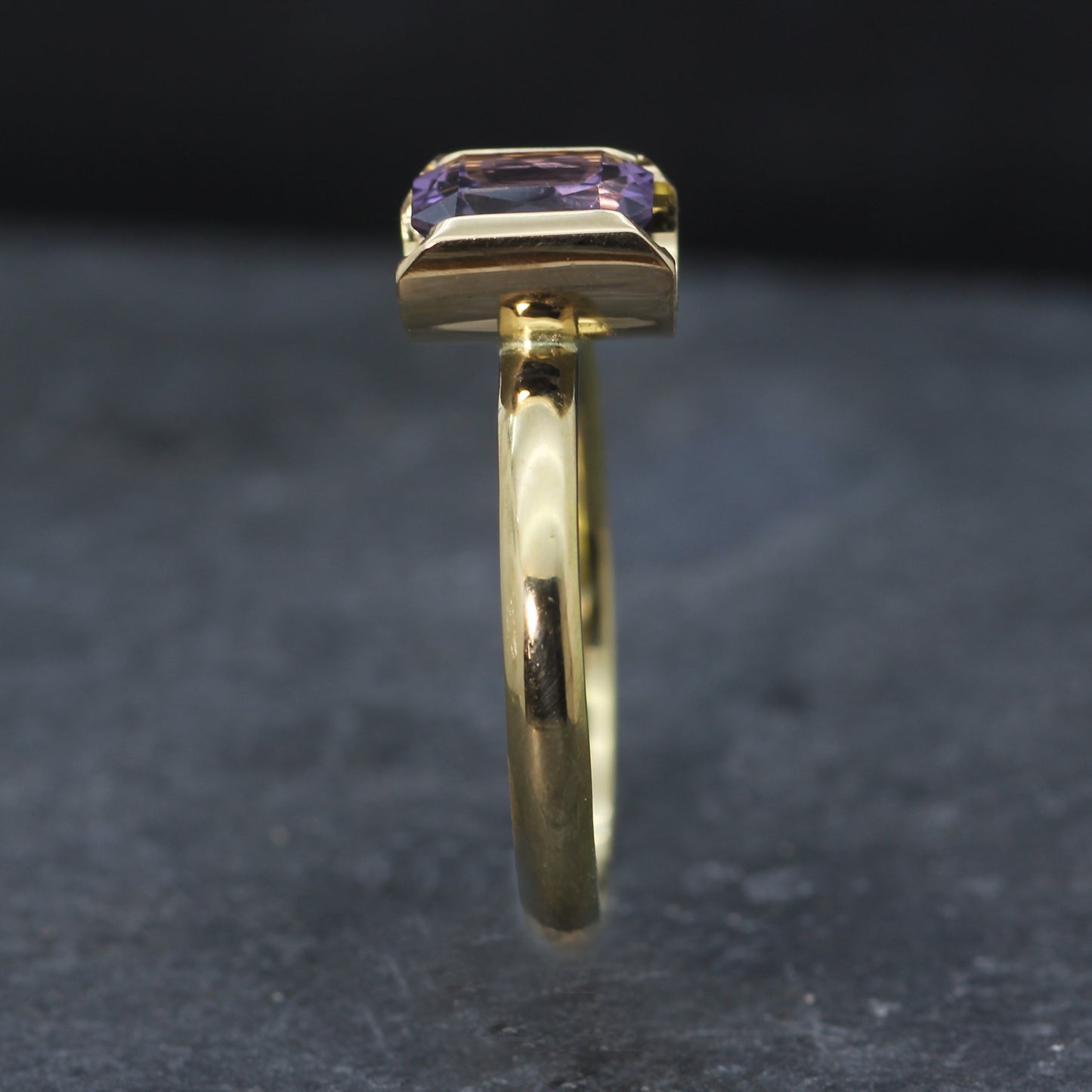 Purple Spinel 18ct Gold Flute Ring