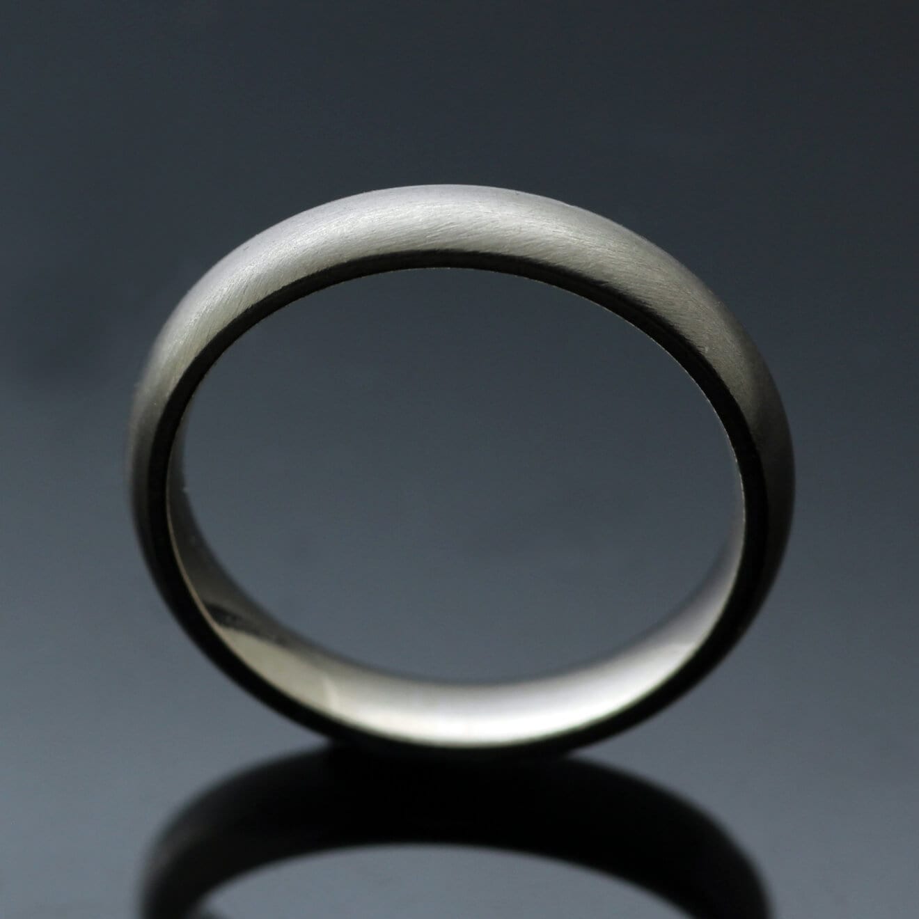 COURT 4MM WEDDING BAND