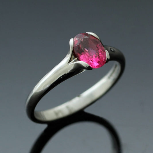 FLOWER OVAL CUT PINK SPINEL SET IN PALLADIUM