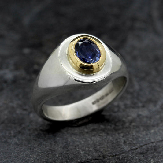 Ladies Signet Ring Blue Sapphire