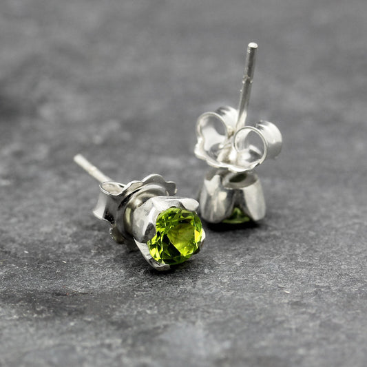 ROUND BRILLIANT CUT PERIDOT SET IN STERLING SILVER STUD EARRINGS