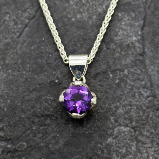 ROUND BRILLIANT AMETHYST STERLING SILVER FLOWER NECKLACE