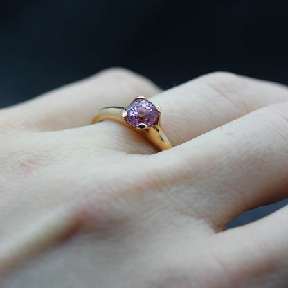 PINK SAPPHIRE SET IN ROSE GOLD FLOWER ENGAGEMENT RING