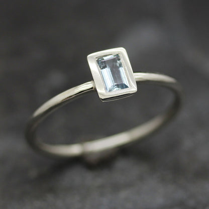 Platinum Midi Ring Aquamarine