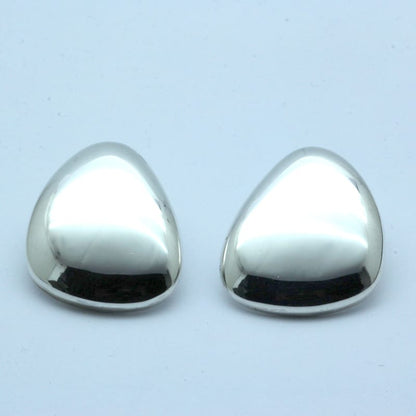 Maxi Pebble Ear Studs in Medium Silver