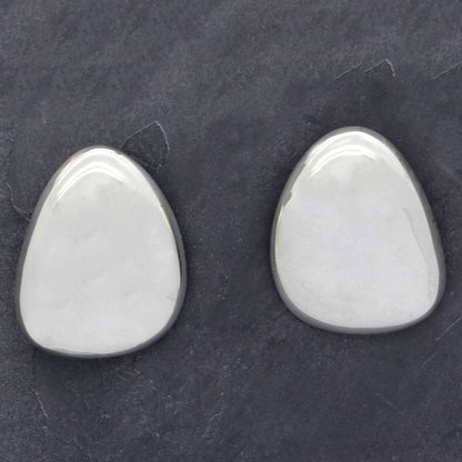 Maxi Pebble Ear Studs in Medium Silver