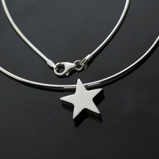 SILVER STAR PENDANT (M) & SILVER SNAKE CHAIN