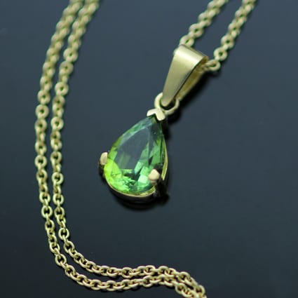 PEAR CUT GREEN TOURMALINE SET IN 18CT YELLOW GOLD NECKLACE