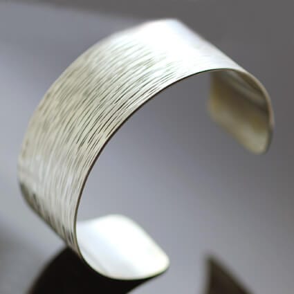 WHEATGRASS STERLING SILVER TEXTURED MEDIUM CUFF